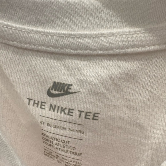 Nike Kids White Graphic Tee NWT 4T girls - Picture 3 of 3